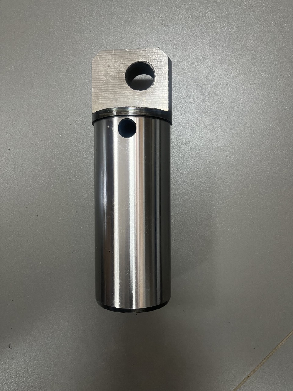 Палец каретки верхний 811/90165, 332/F7264 MPG