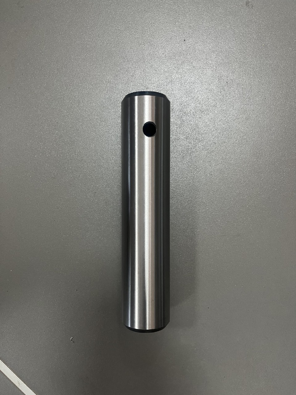 Палец штока г/ц заднего ковша 811/50368, 811/90409 MPG