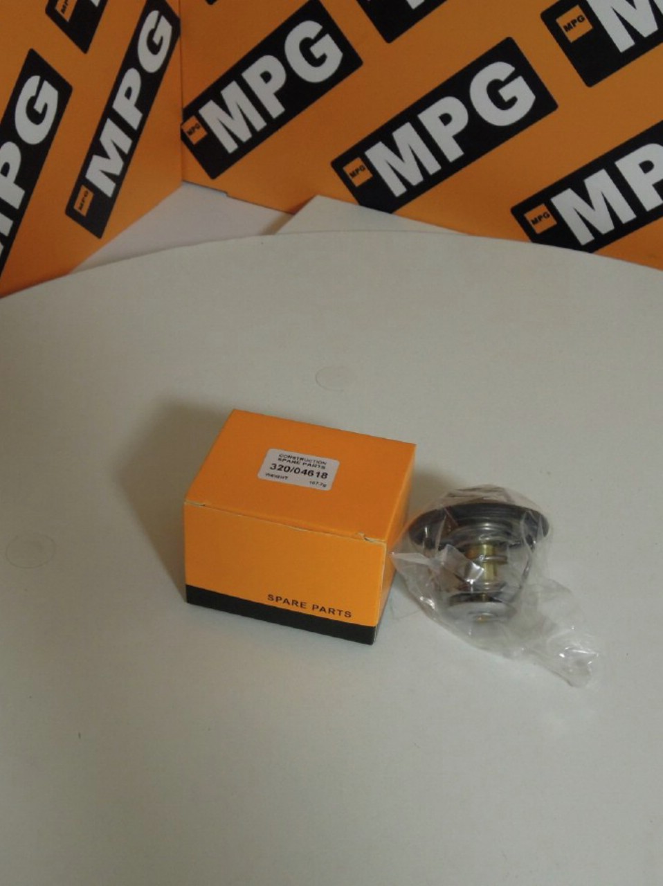 Термостат JCB 320/04618, 320/04552, 320/04811 JCB